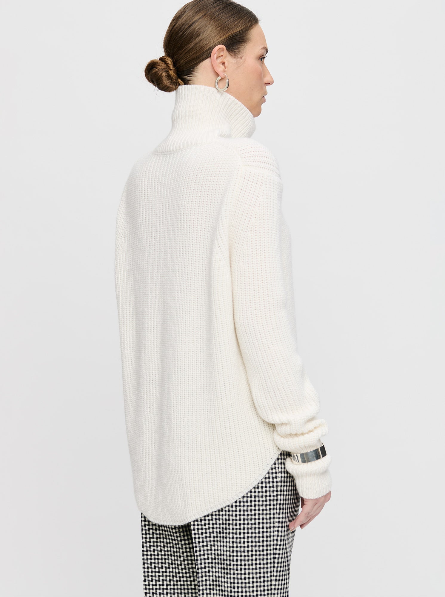 BARRIE Turtleneck sweater Ivory