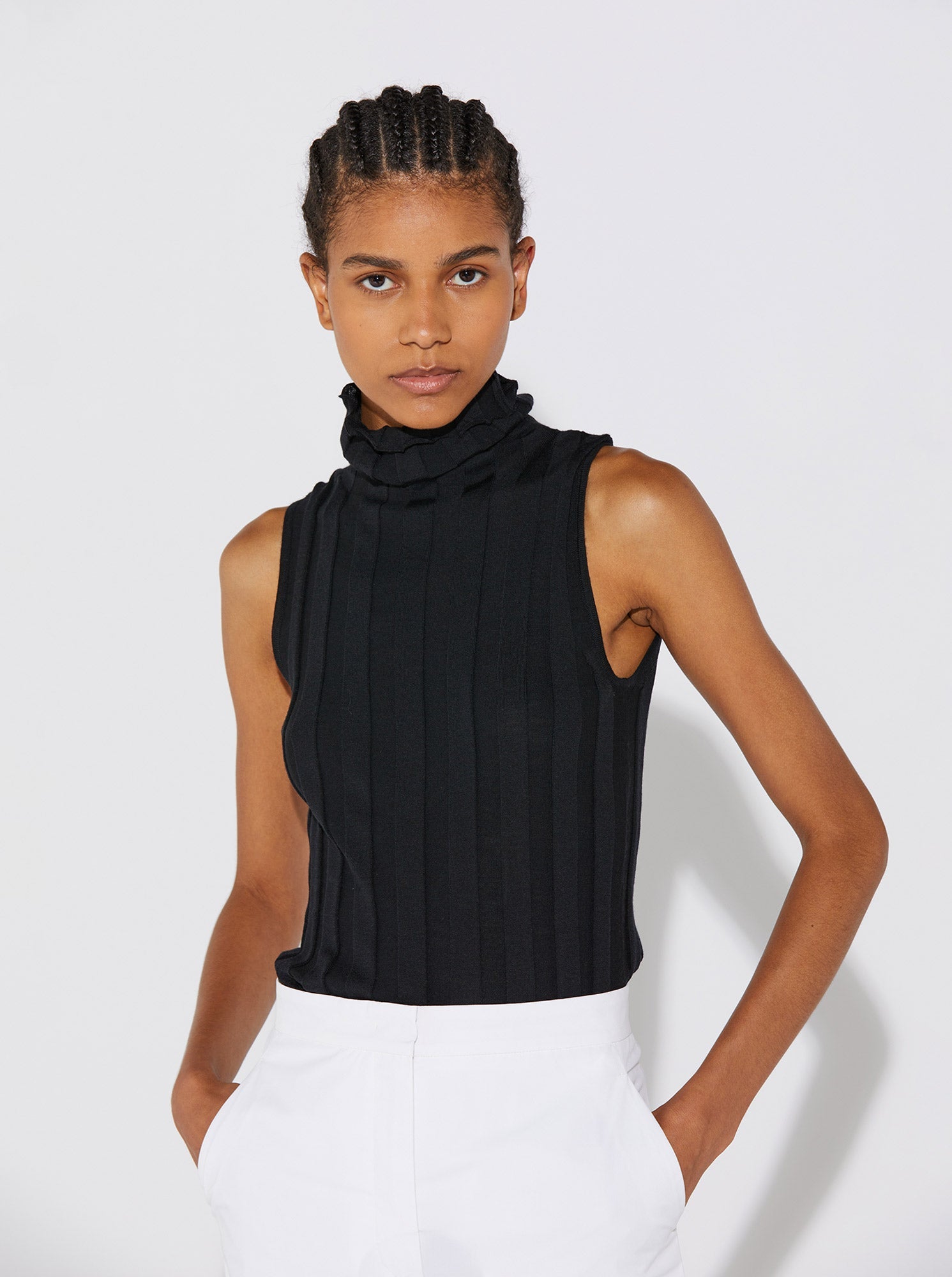 ROMY Sleeveless Turtleneck in Black